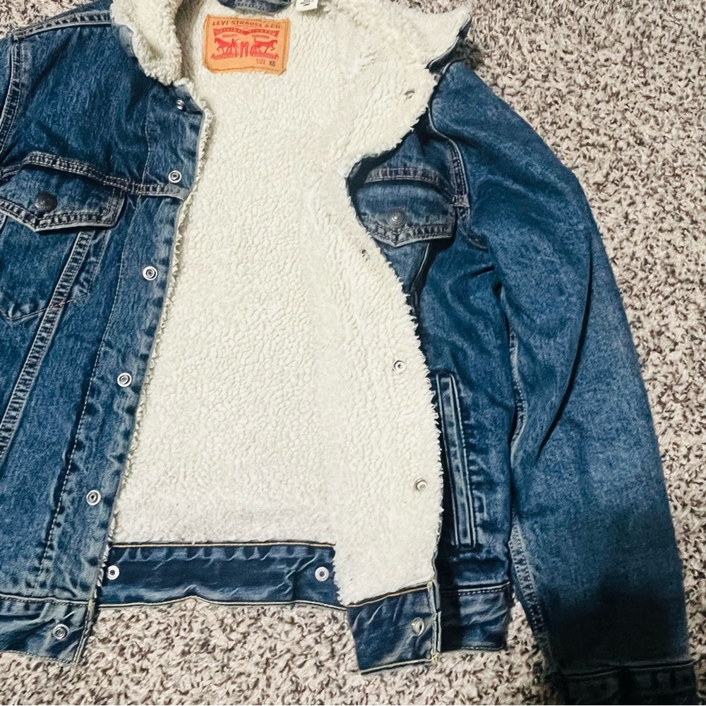(EUC) Levi's Classic Blue Denim Jacket with White Lining